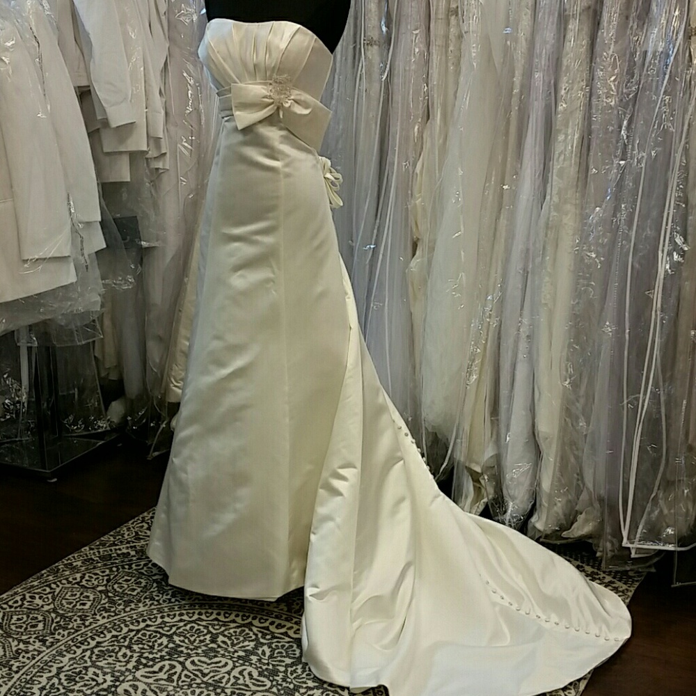 Ivory Mermaid Wedding Dress